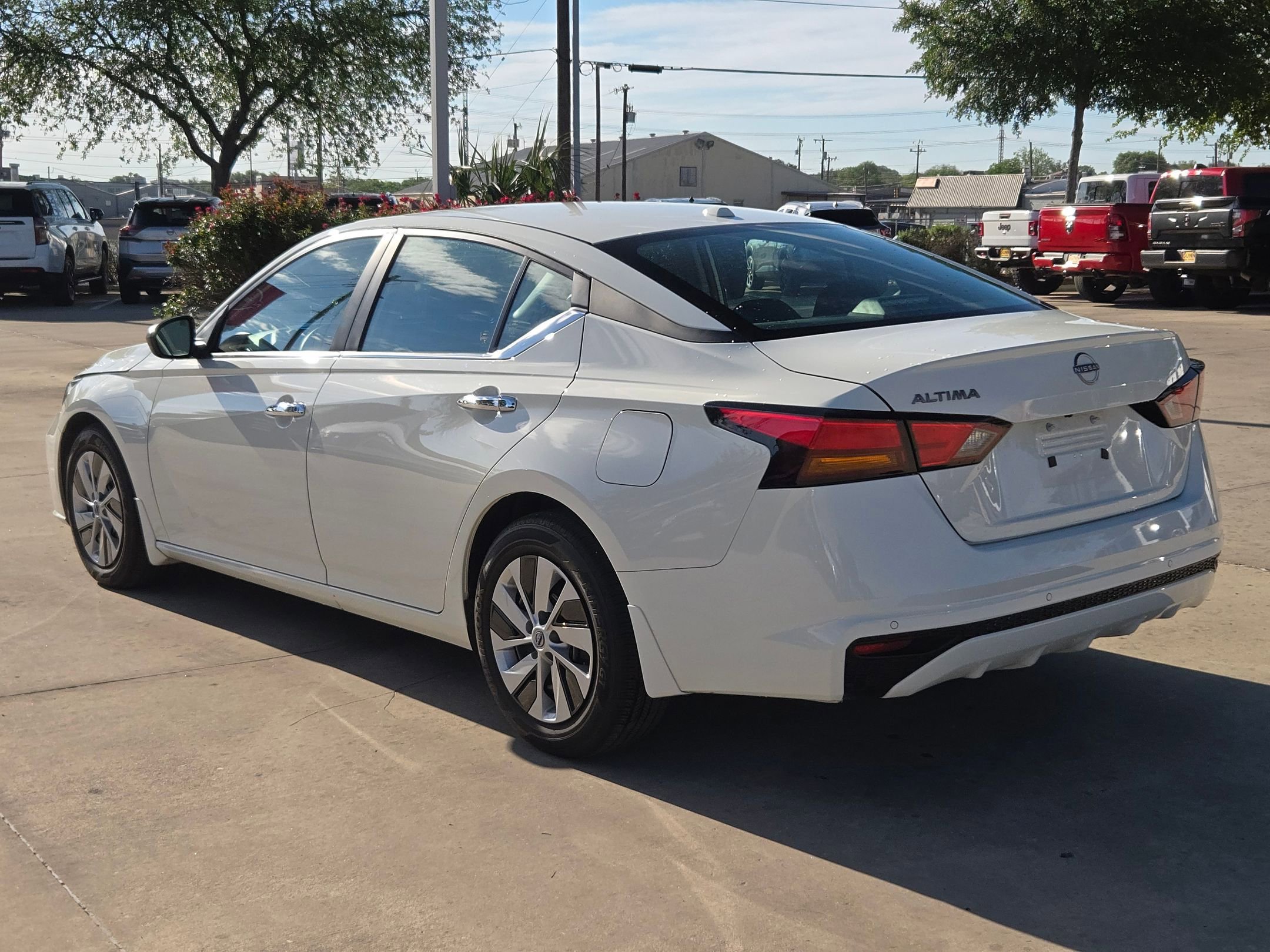 Used 2025 Nissan Altima 2.5 S image 5
