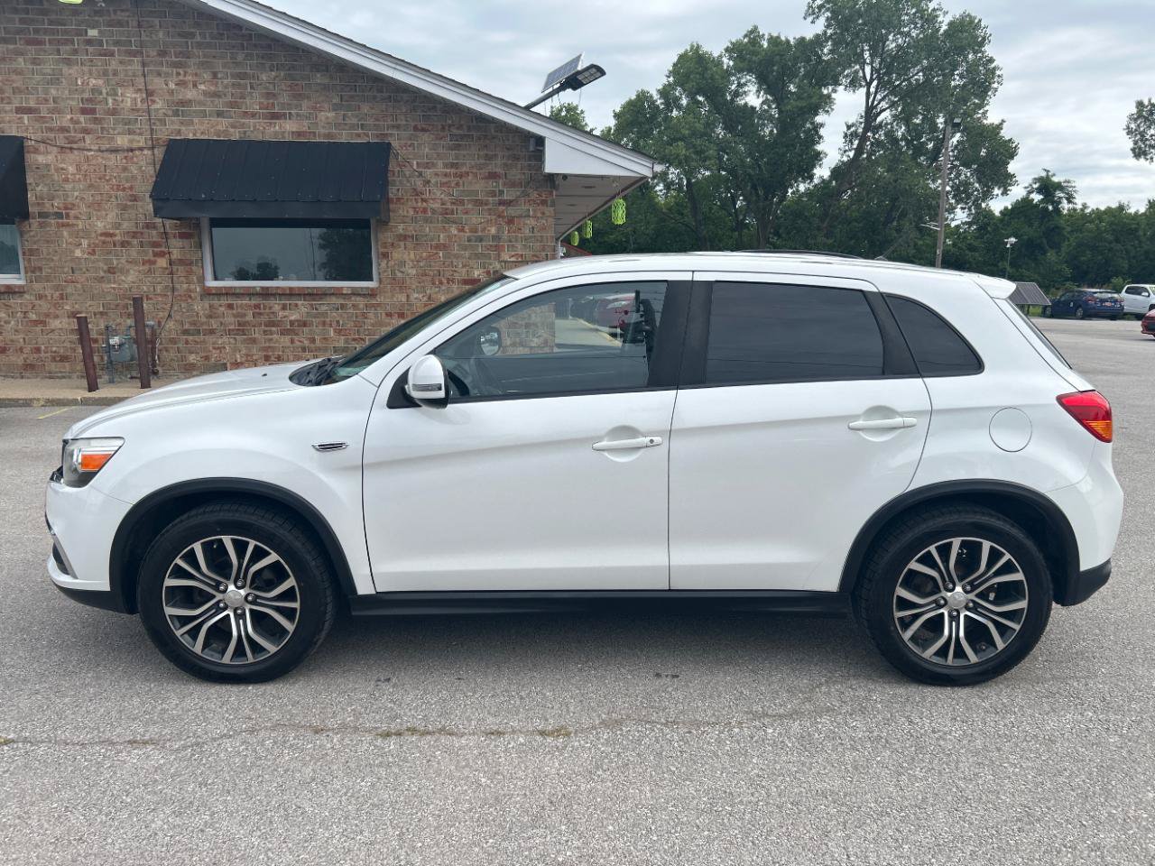 Used 2016 Mitsubishi Outlander Sport ES AWD/4WD image 10