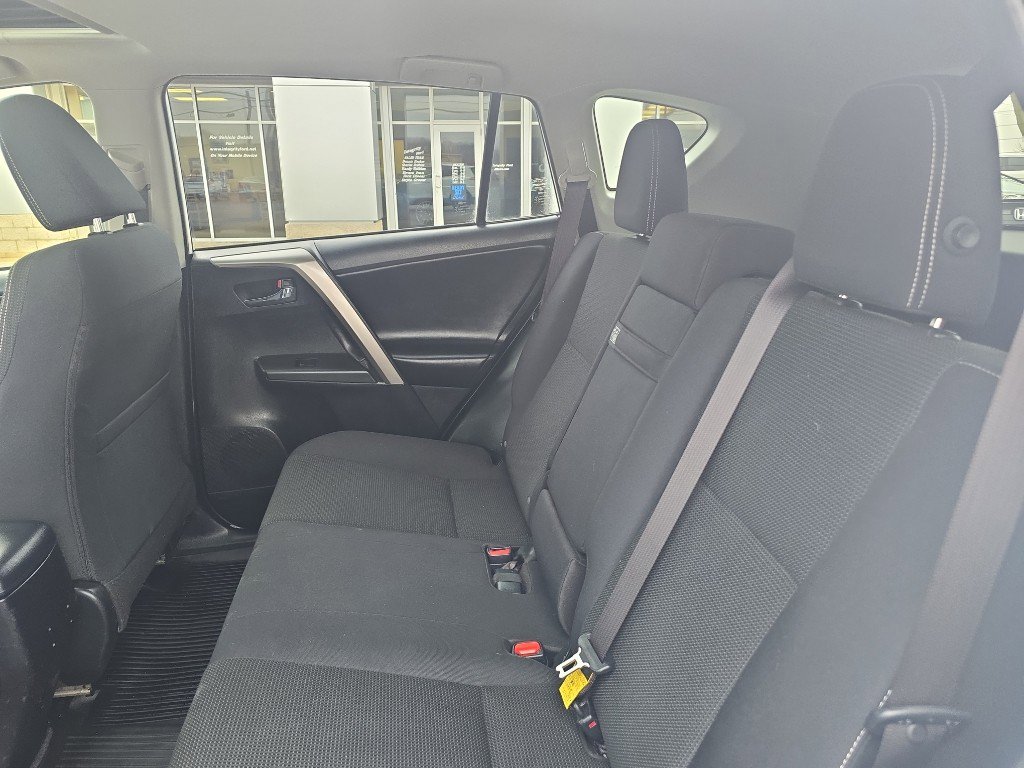 Used 2018 Toyota RAV4 XLE image 15