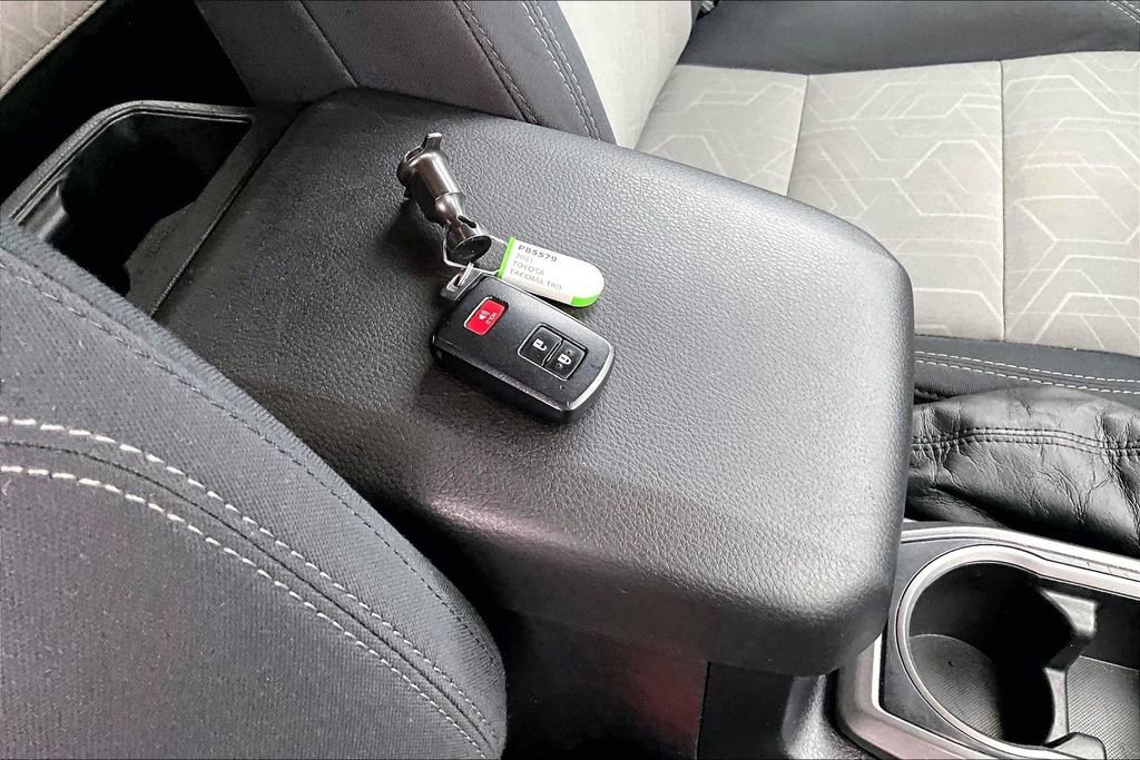 Used 2021 Toyota Tacoma TRD Off-Road w/ Technology Package image 16