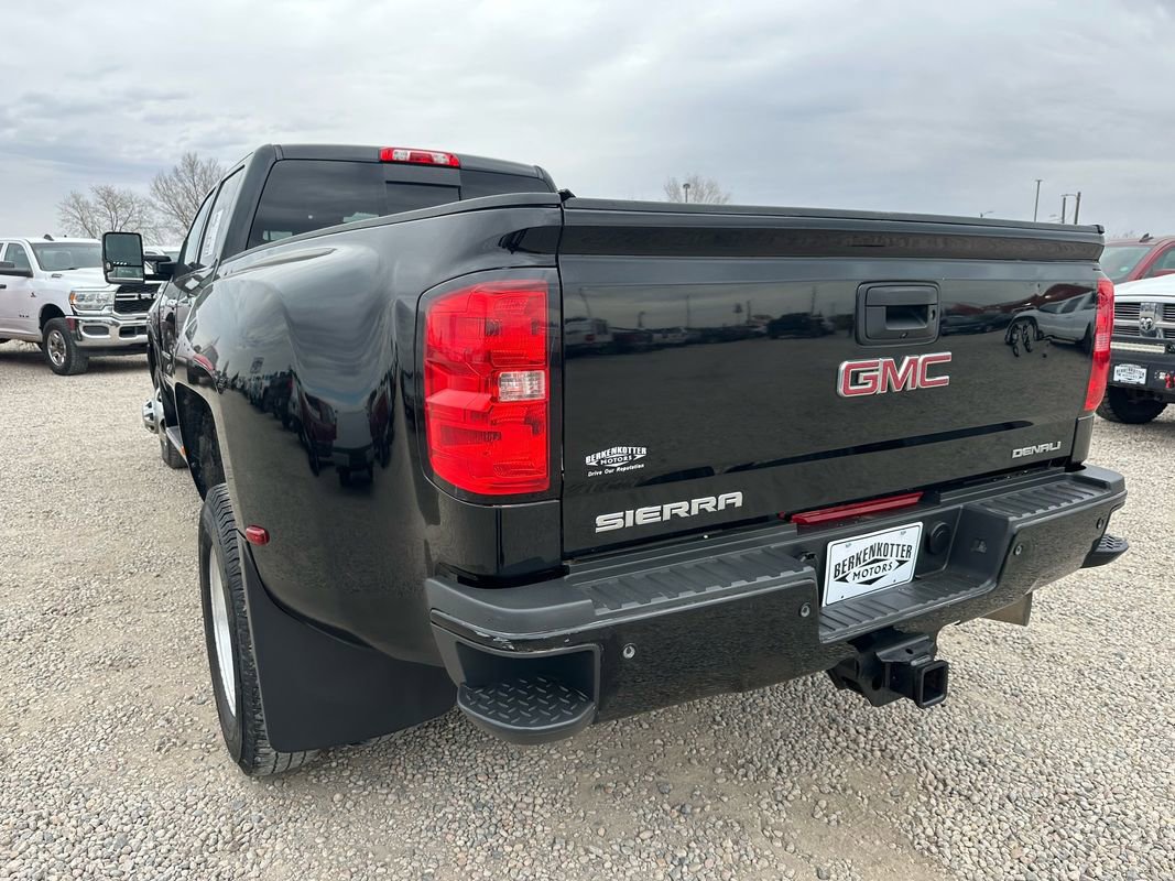 Used 2017 GMC Sierra 3500 Denali w/ Duramax Plus Package image 8