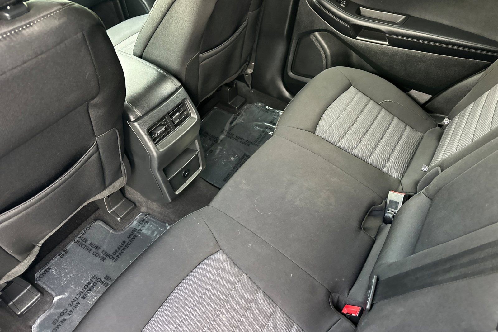 Used 2023 Ford Edge SE image 11