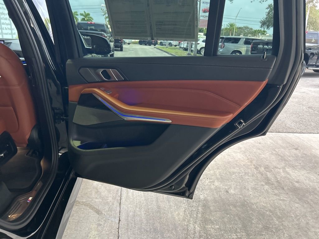 Used 2023 BMW X7 M60i w/ Executive Package image 40