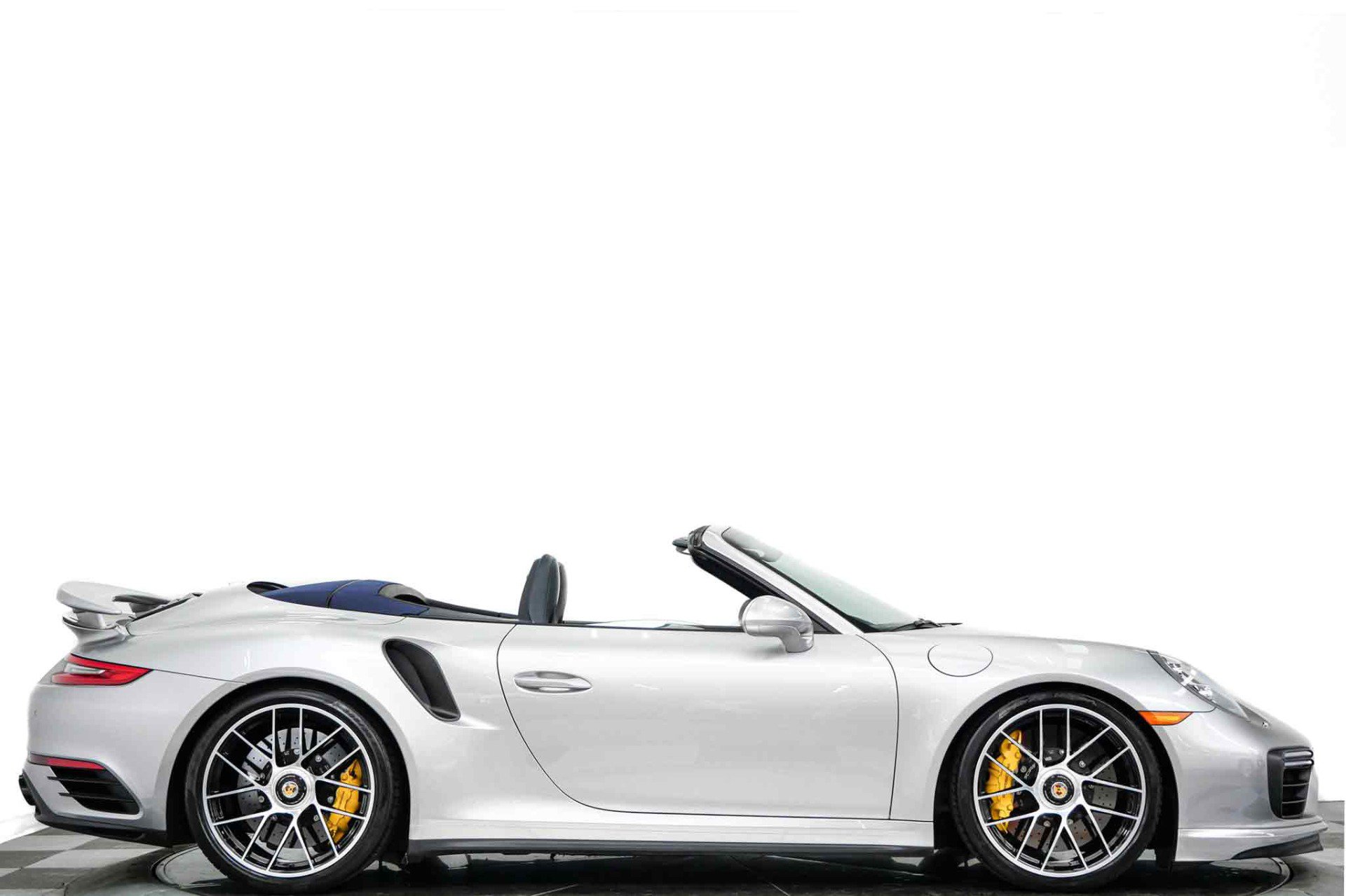 Used 2017 Porsche 911 Turbo S AWD/4WD image 2
