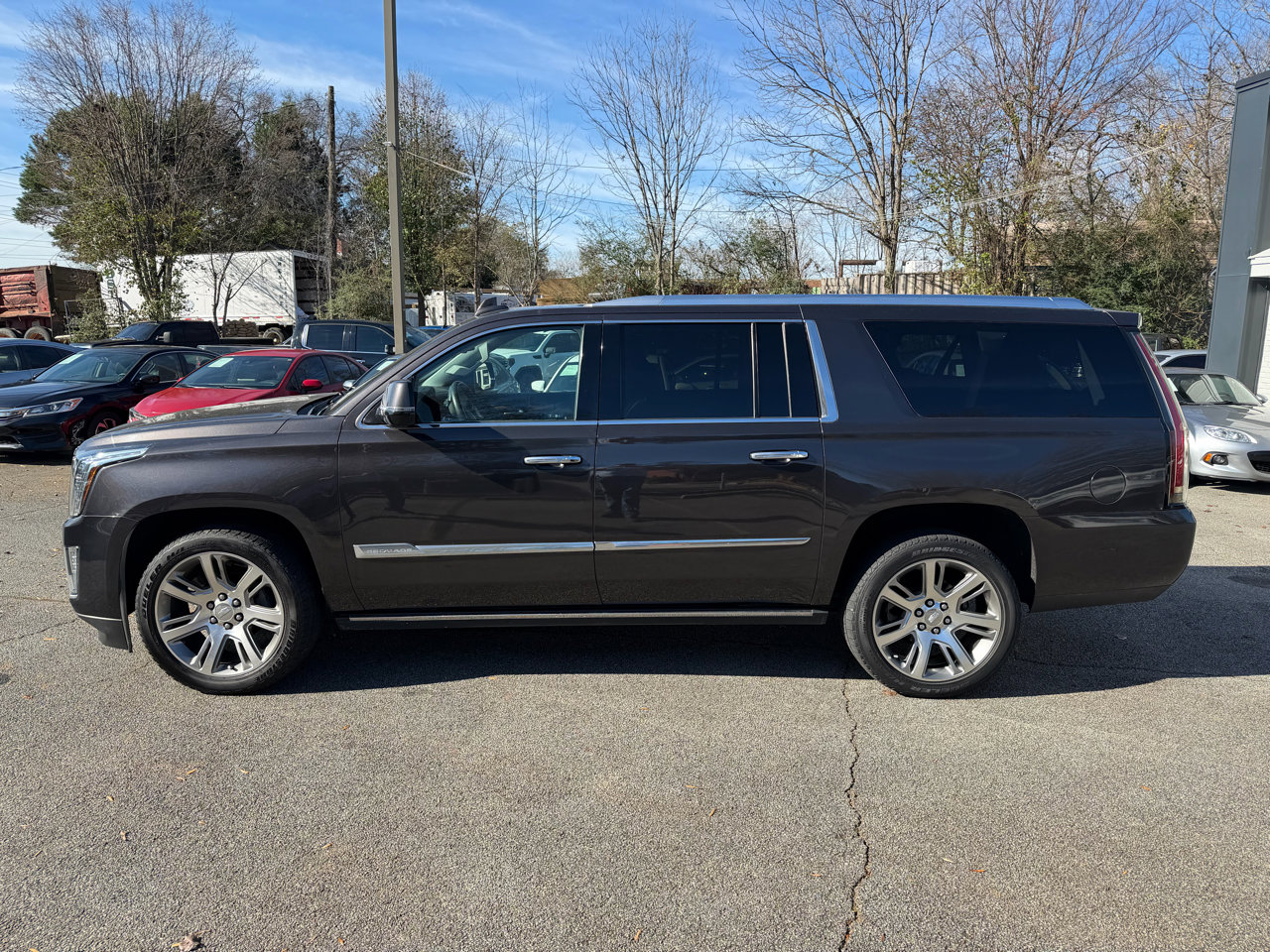 Used 2016 Cadillac Escalade ESV Premium image 4