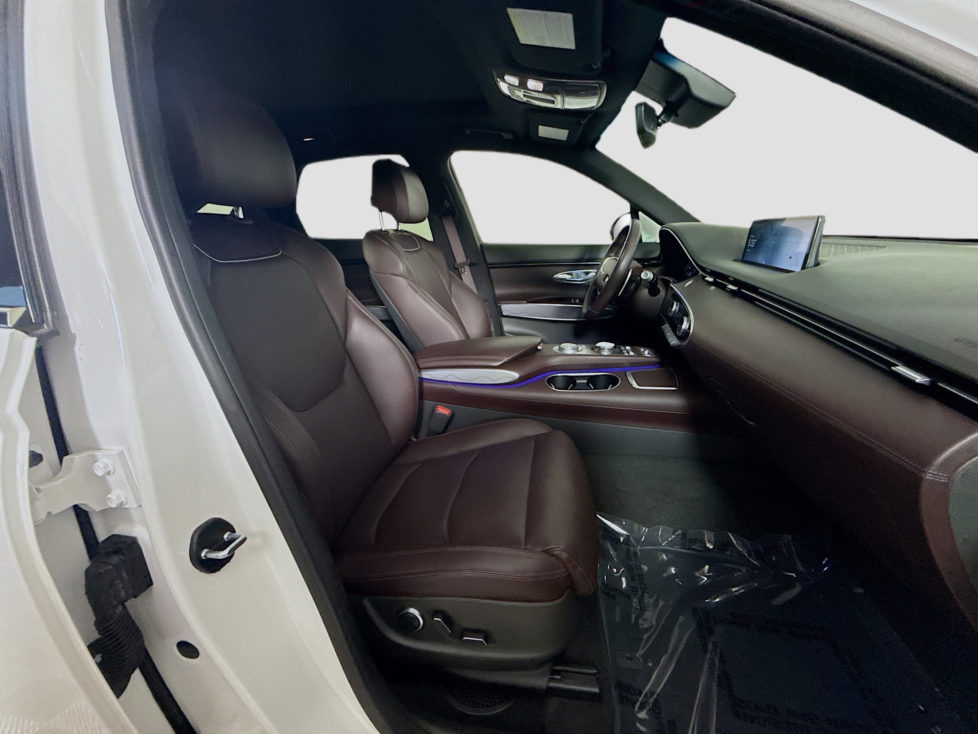 Used 2023 Genesis GV70 2.5T w/ Advanced Package image 29