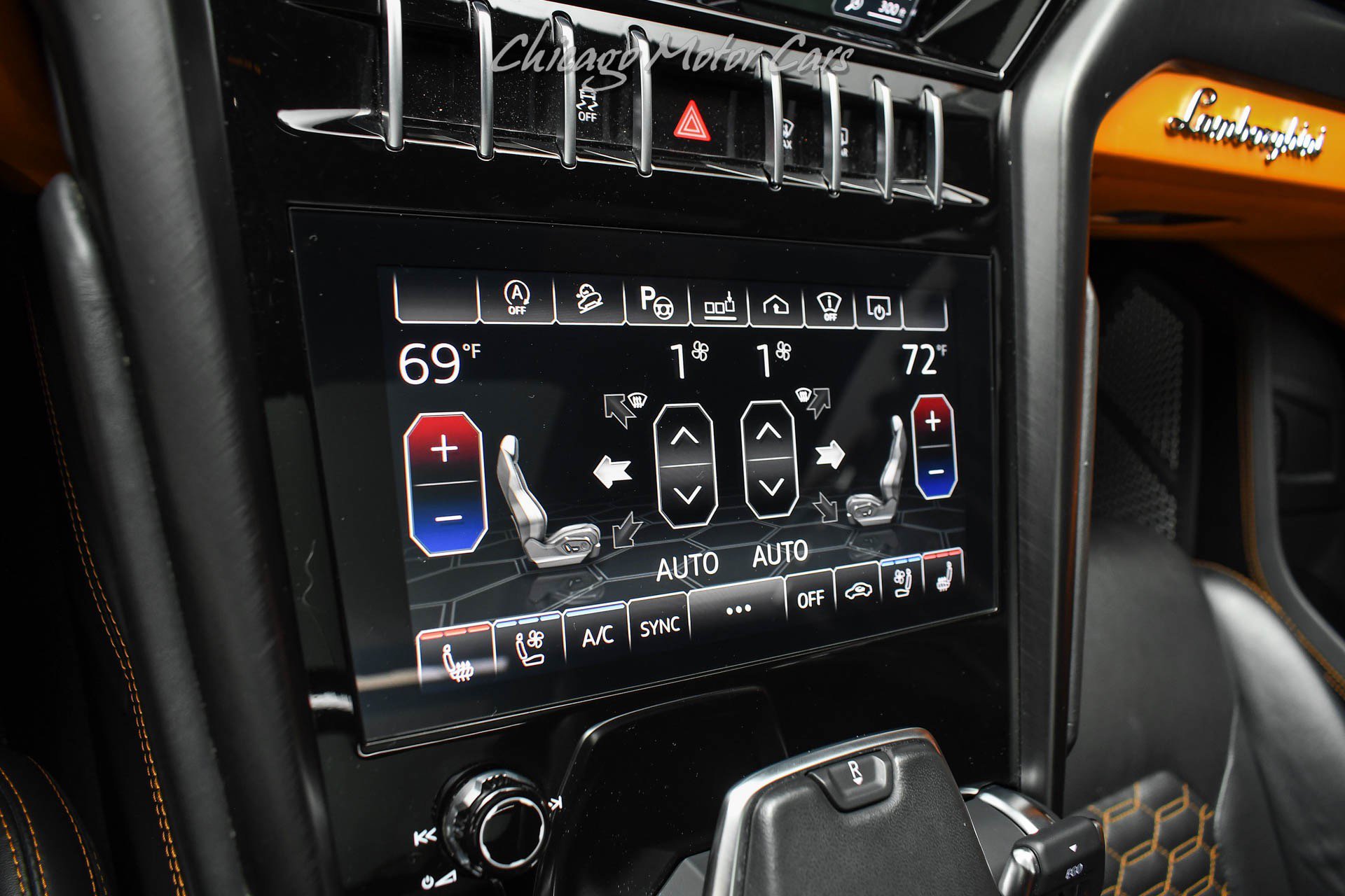 Used 2021 Lamborghini Urus AWD/4WD image 15