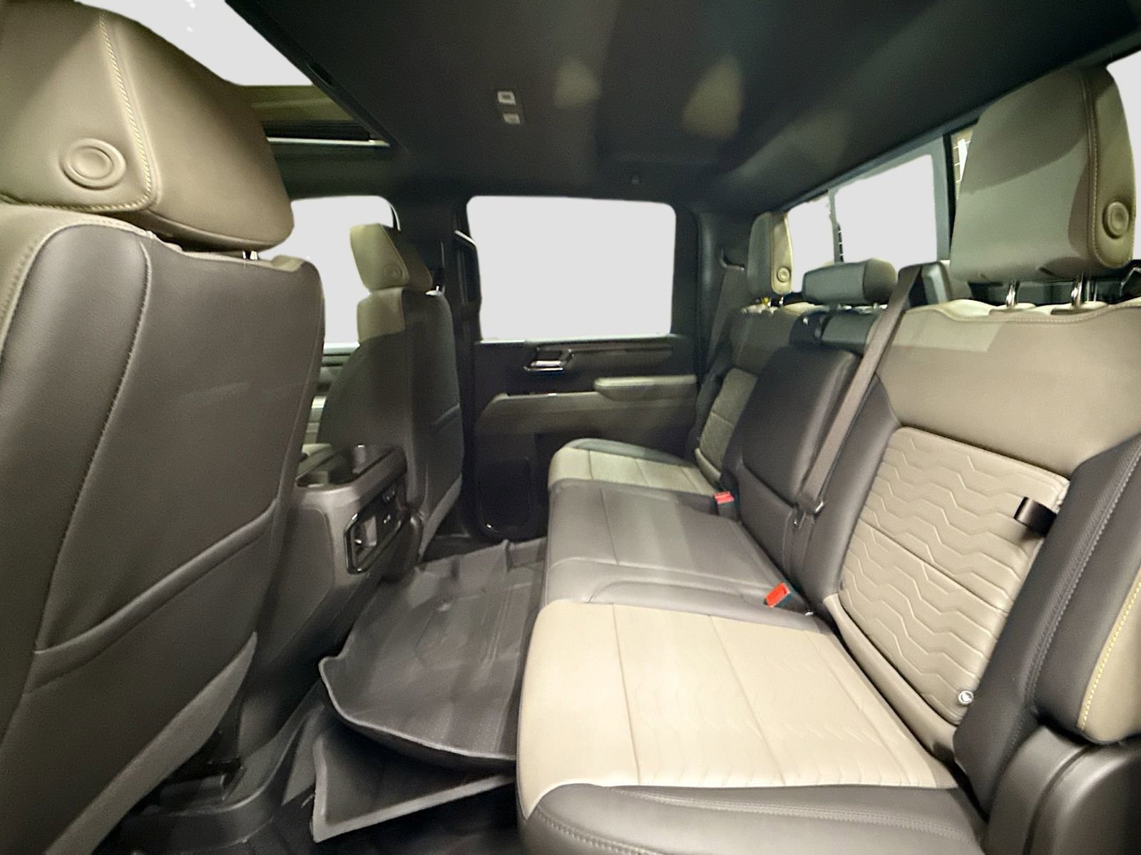 New 2026 Chevrolet Silverado 2500 ZR2 w/ LPO, Dark Essentials Package image 30