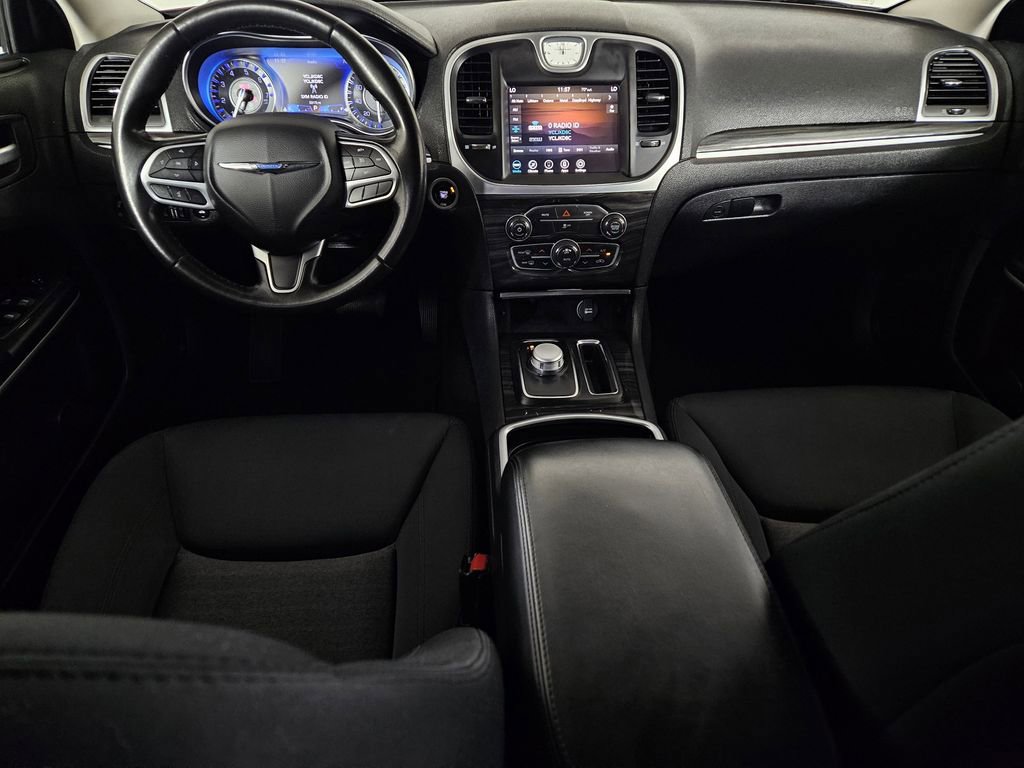 Used 2020 Chrysler 300 Touring w/ Sport Appearance Package RWD image 6
