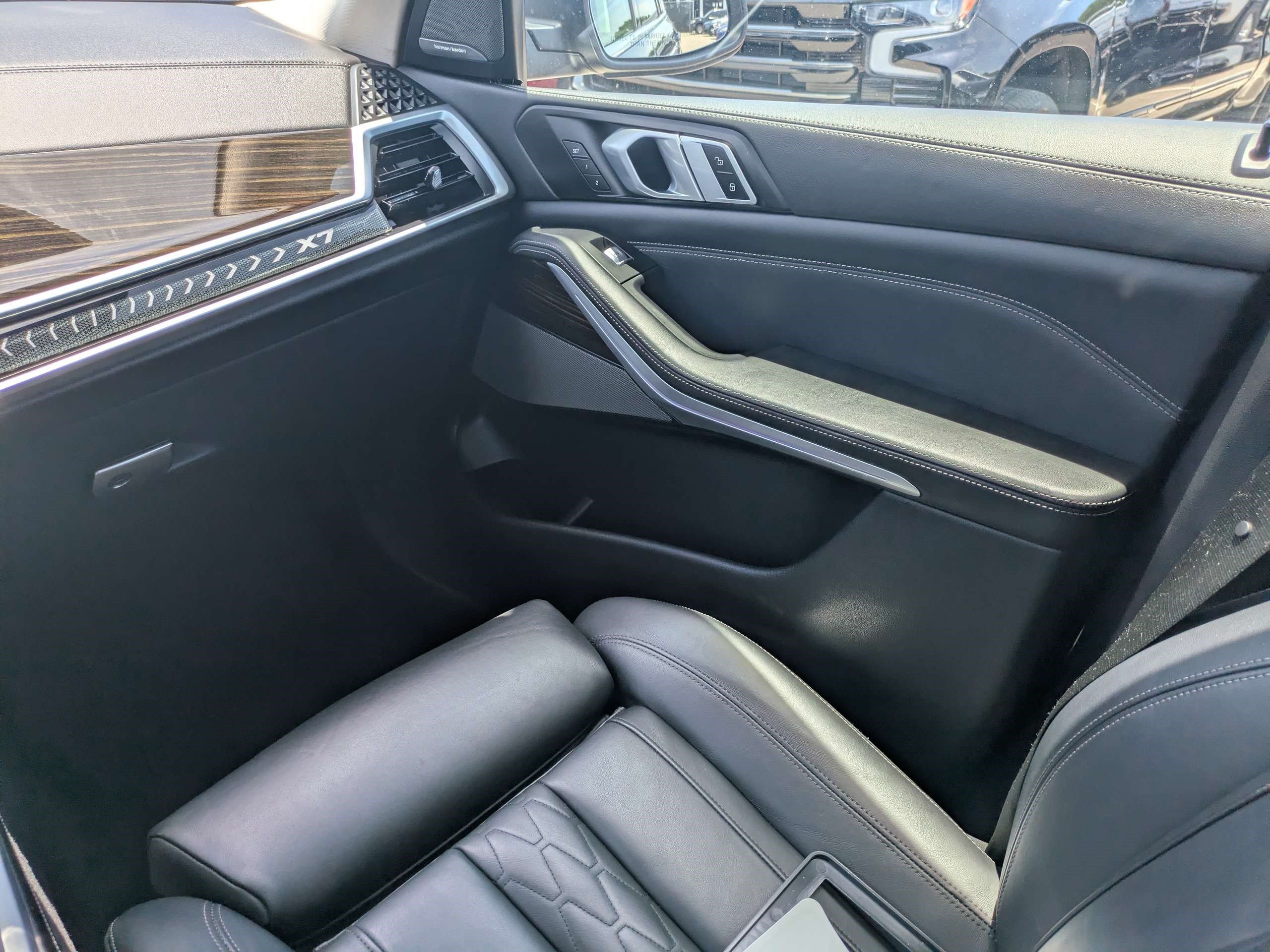 Used 2023 BMW X7 xDrive40i AWD/4WD image 16