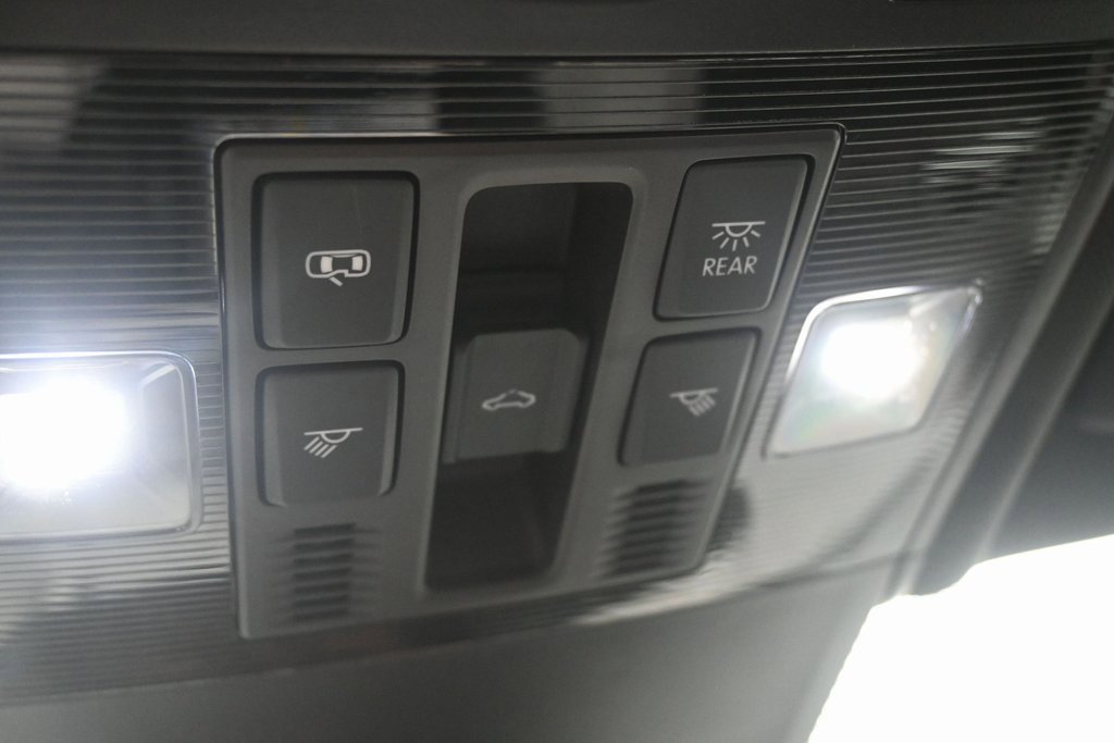 Used 2024 Volkswagen Tiguan SEL R-Line image 16