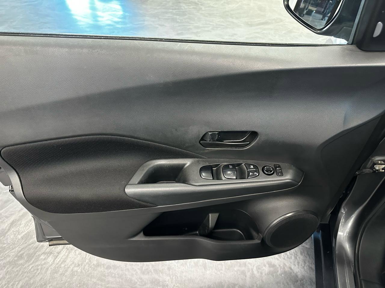 Used 2021 Nissan Kicks S FWD image 9