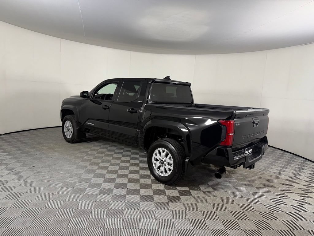 Used 2025 Toyota Tacoma SR5 RWD image 10