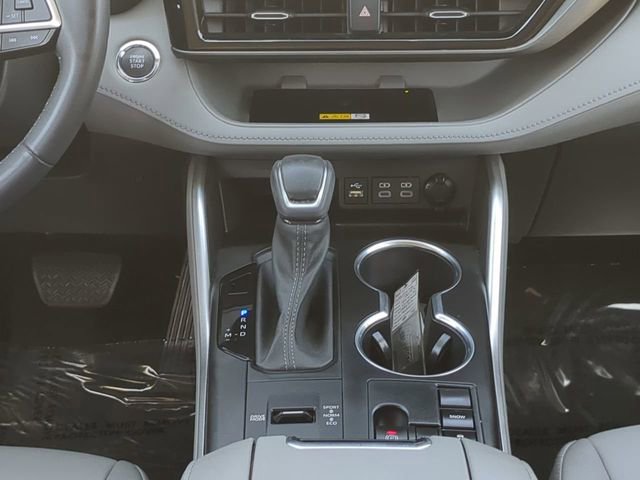 Used 2023 Toyota Highlander XLE image 19