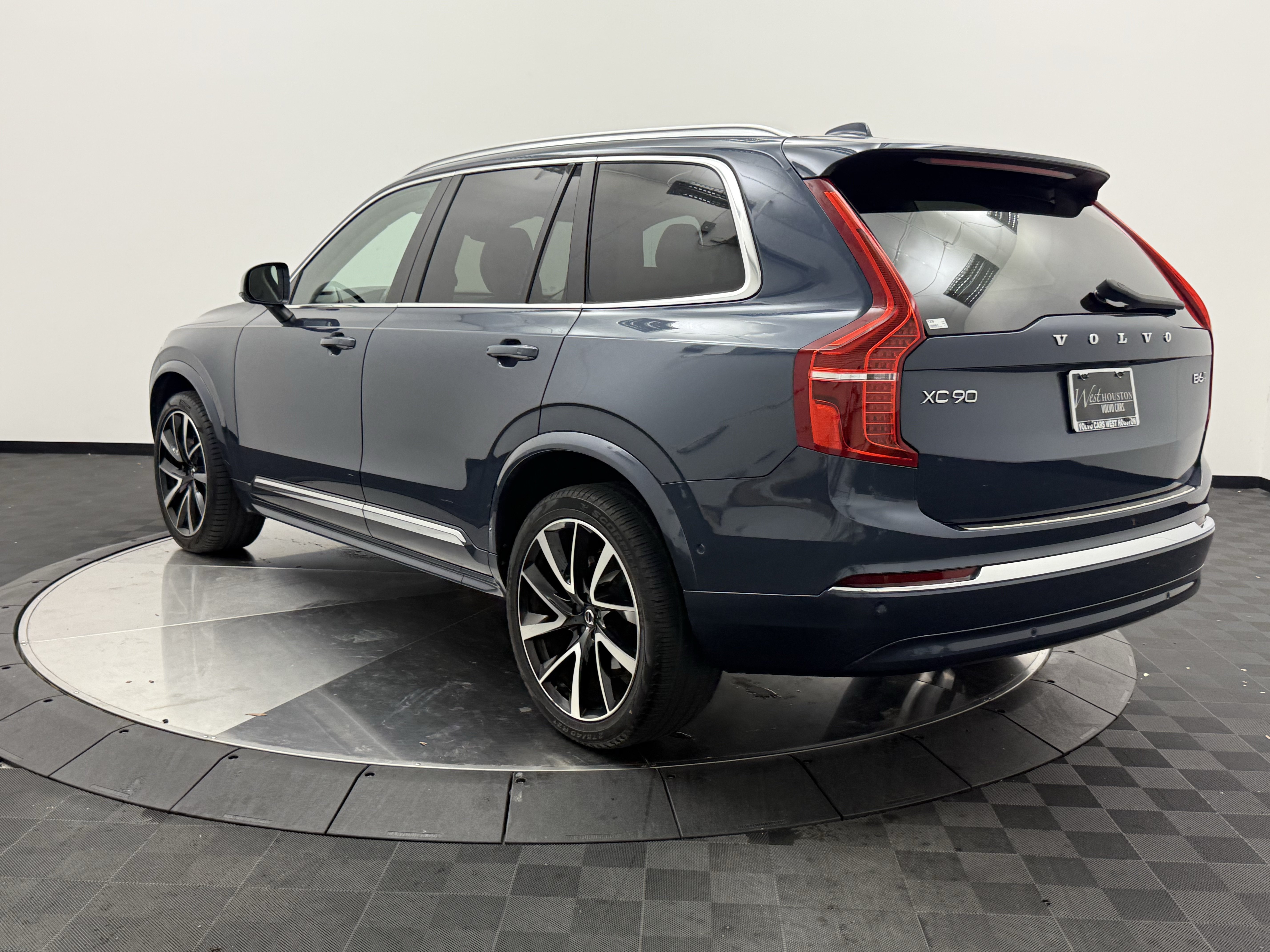Certified 2023 Volvo XC90 B6 Plus w/ Protection Package Premier AWD/4WD image 6