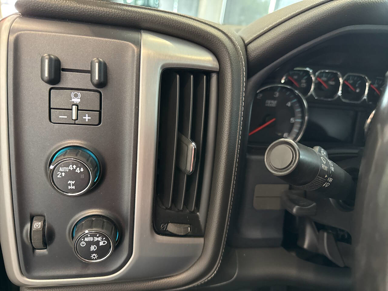 Used 2018 GMC Sierra 1500 SLT image 15