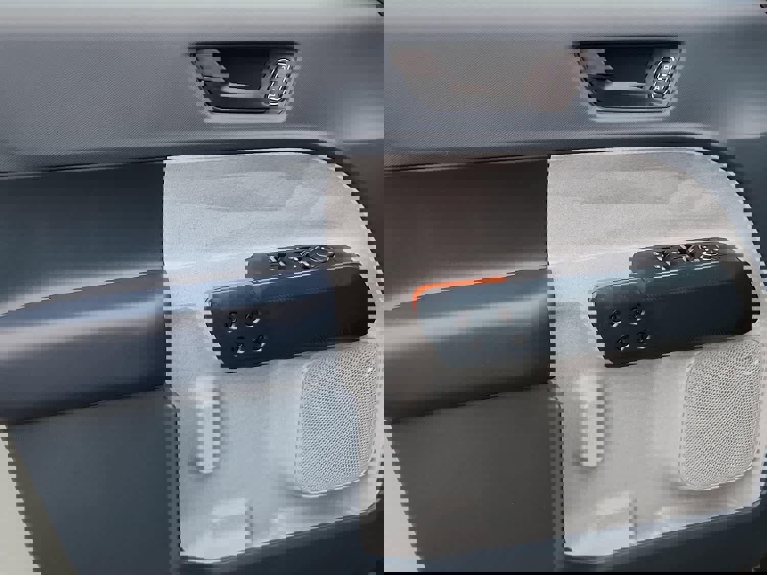 Used 2023 Ford Maverick XLT image 9