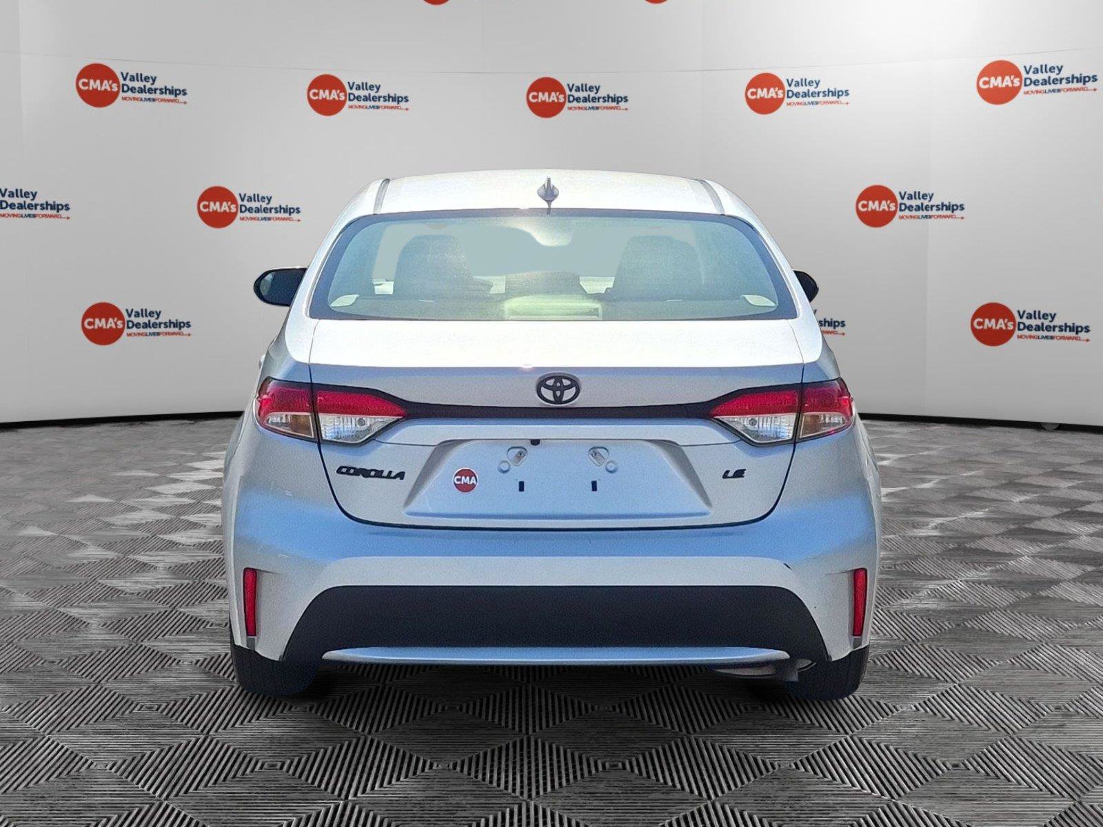 Used 2022 Toyota Corolla LE FWD image 4
