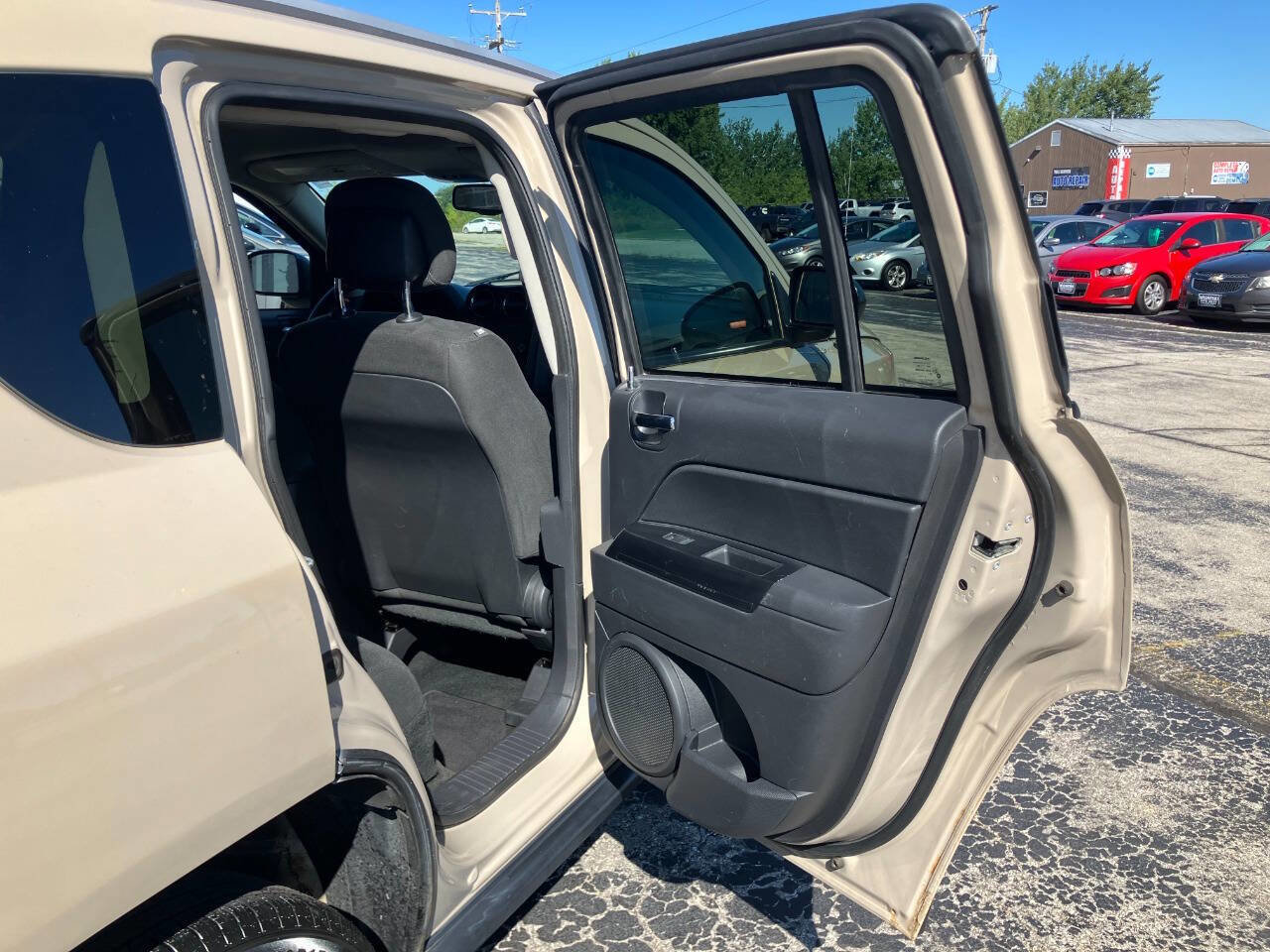 Used 2017 Jeep Compass Sport w/ Power Value Group image 15