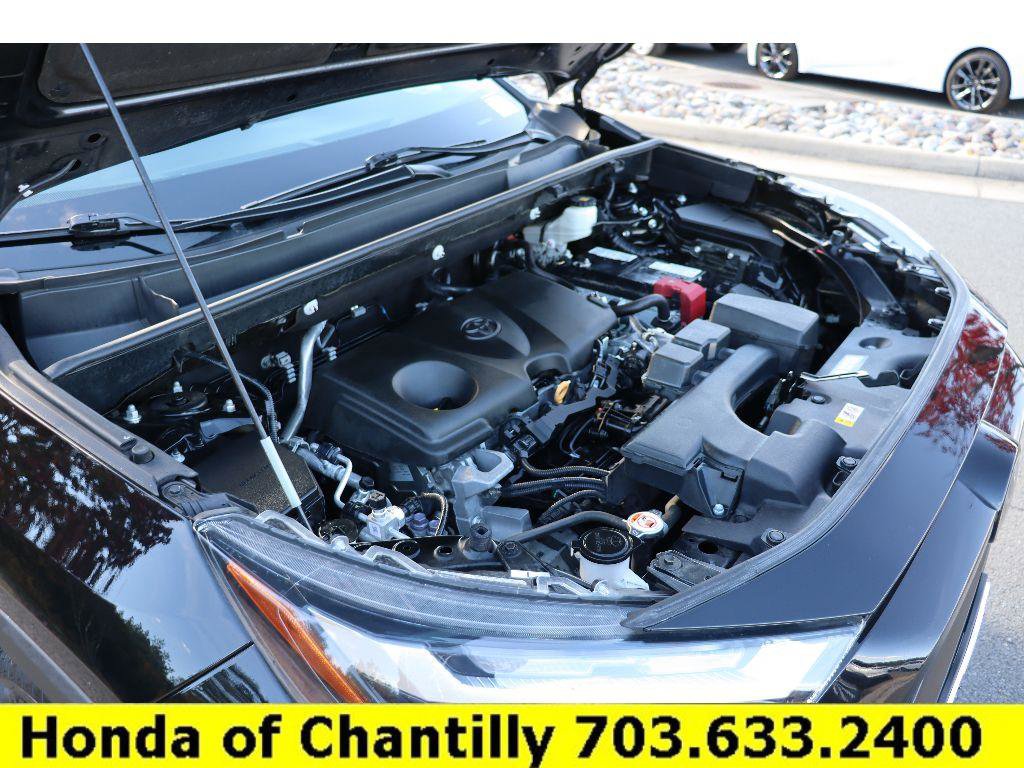 Used 2022 Toyota RAV4 XLE image 30