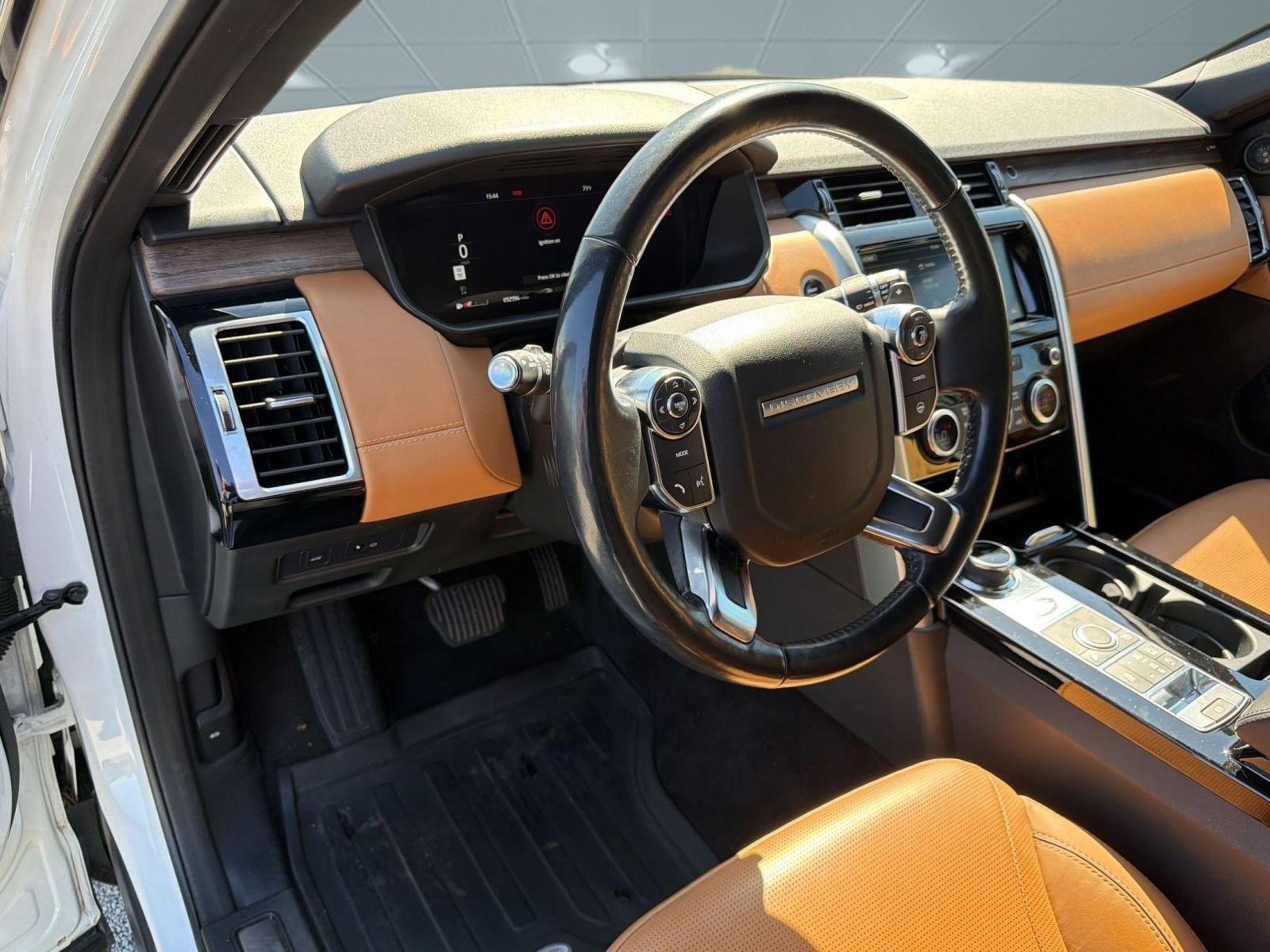 Used 2018 Land Rover Discovery HSE Luxury image 4