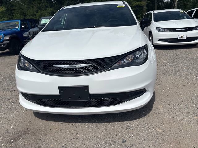 New 2026 Chrysler Voyager LX image 2