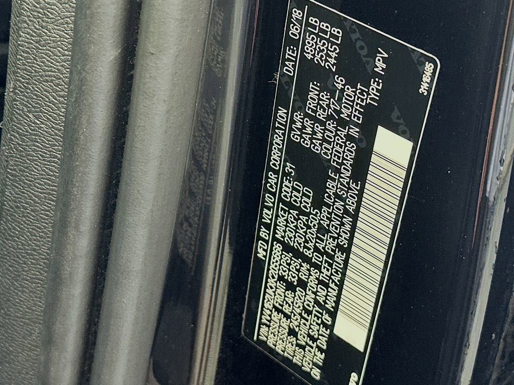 Used 2019 Volvo XC40 T5 Momentum image 33