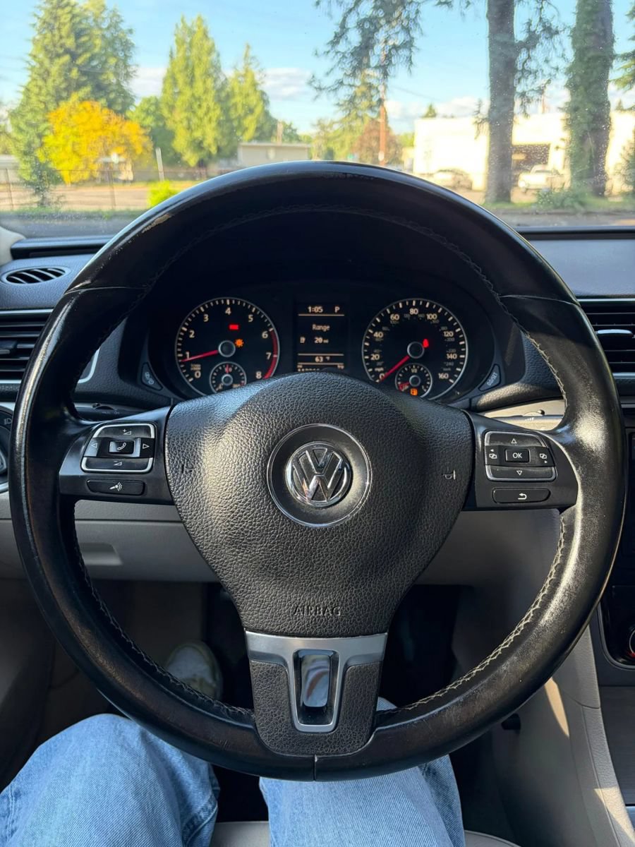 Used 2015 Volkswagen Passat 1.8T SE FWD image 19