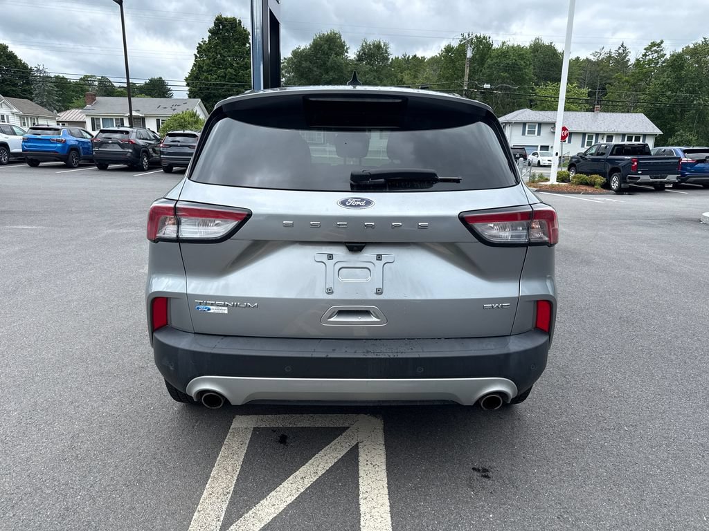 Used 2022 Ford Escape Titanium AWD/4WD image 4