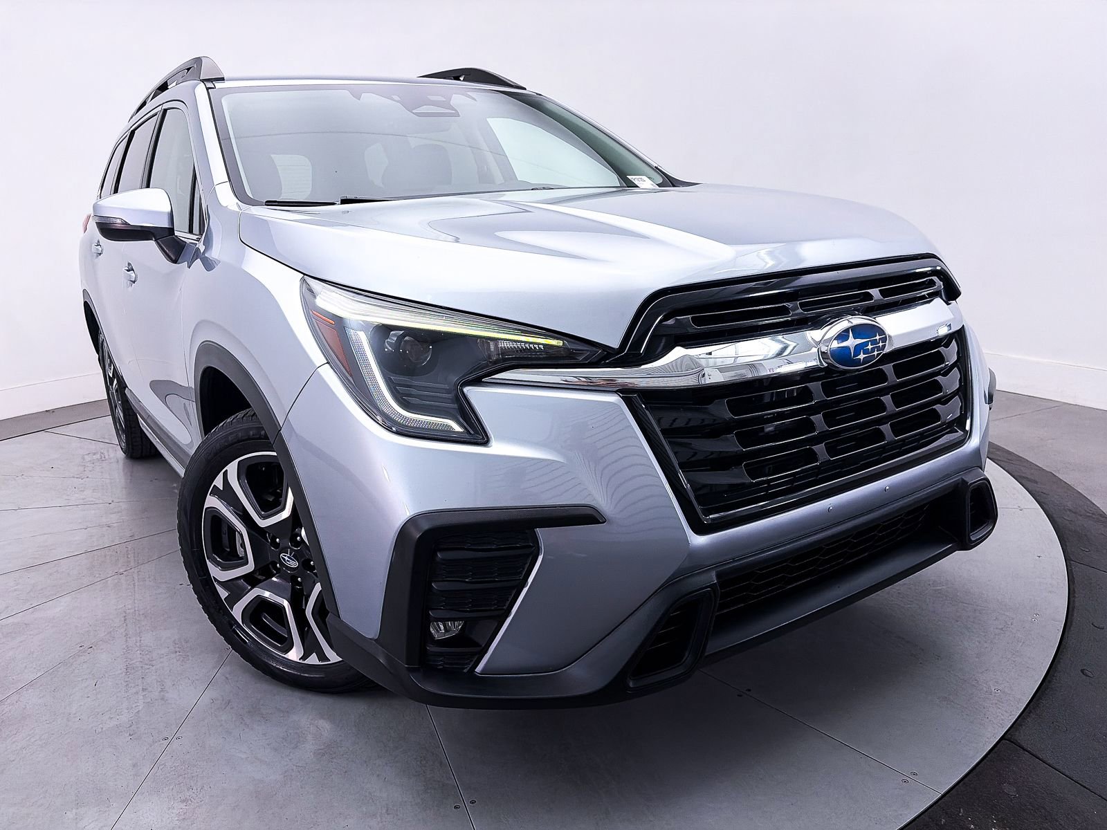 Used 2023 Subaru Ascent Limited AWD/4WD image 7