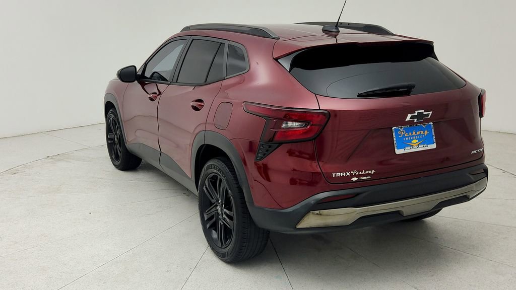 Used 2024 Chevrolet Trax ACTIV w/ Sunroof Package image 6