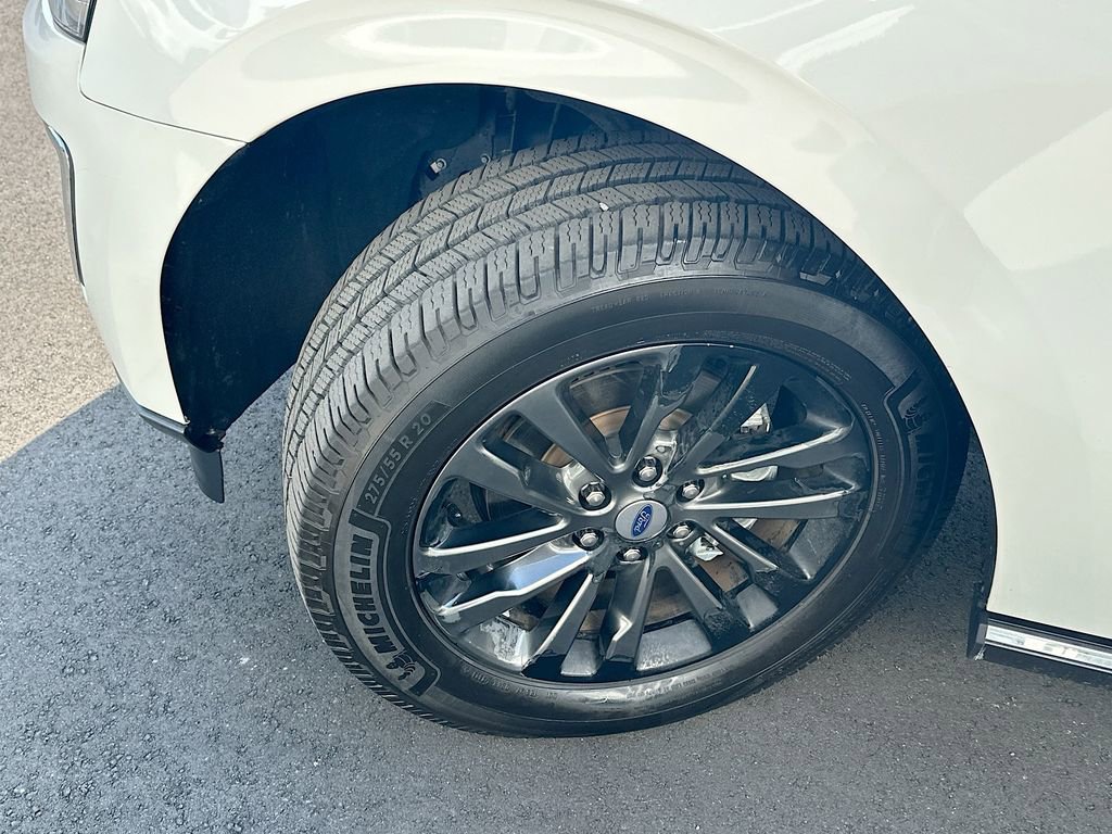 Used 2021 Ford Expedition Limited image 24