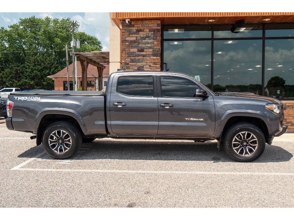 Used 2020 Toyota Tacoma 4x4 Double Cab image 2