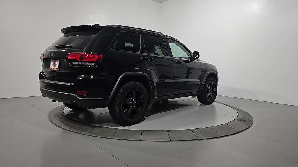 Used 2019 Jeep Grand Cherokee Laredo RWD image 5
