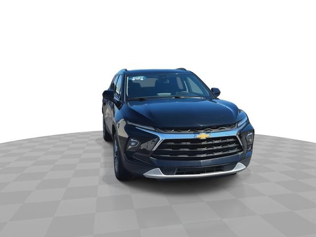 Used 2024 Chevrolet Blazer LT w/ Convenience Package FWD image 3