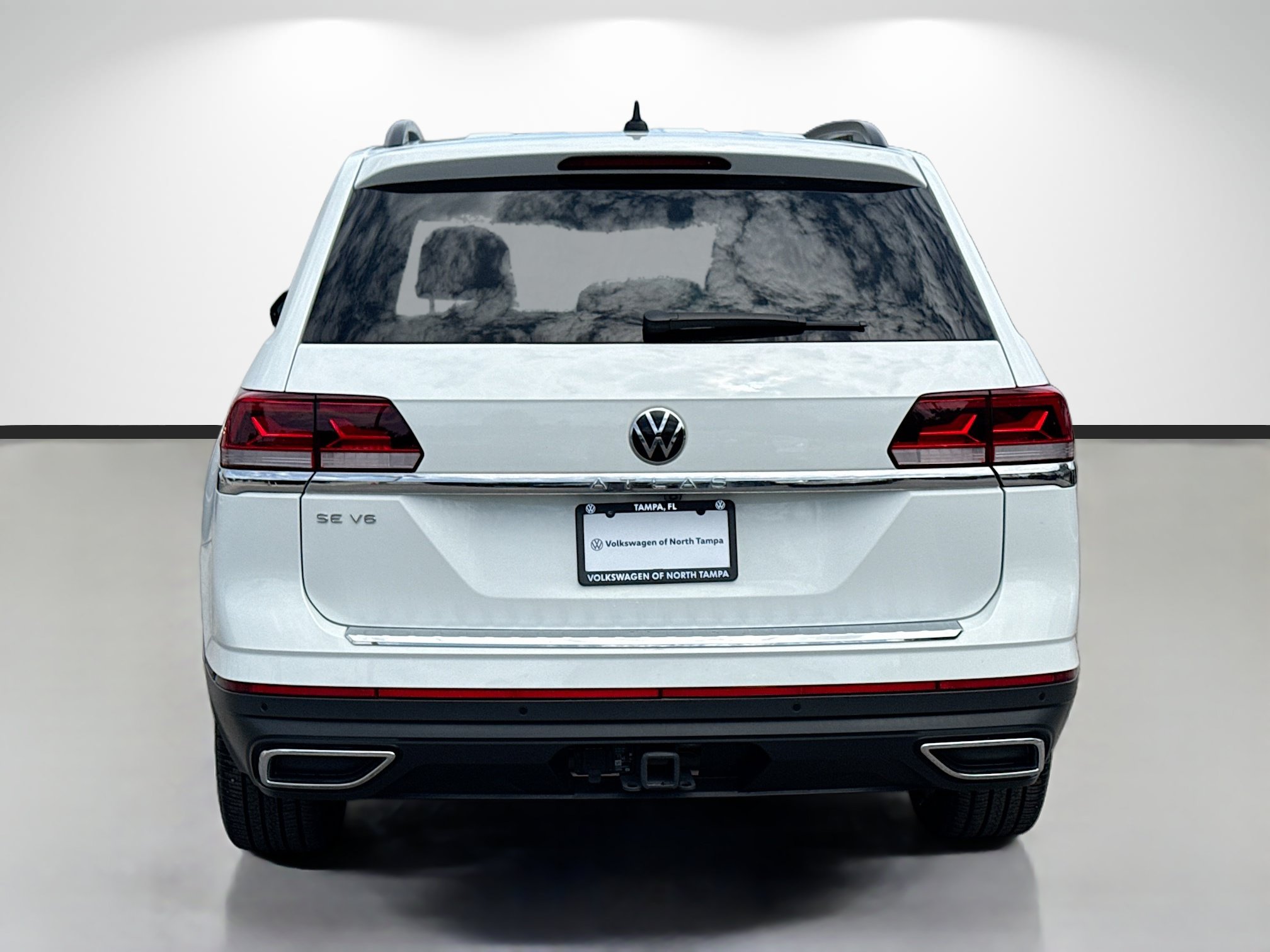Used 2023 Volkswagen Atlas SE w/ Panoramic Sunroof Package FWD image 4