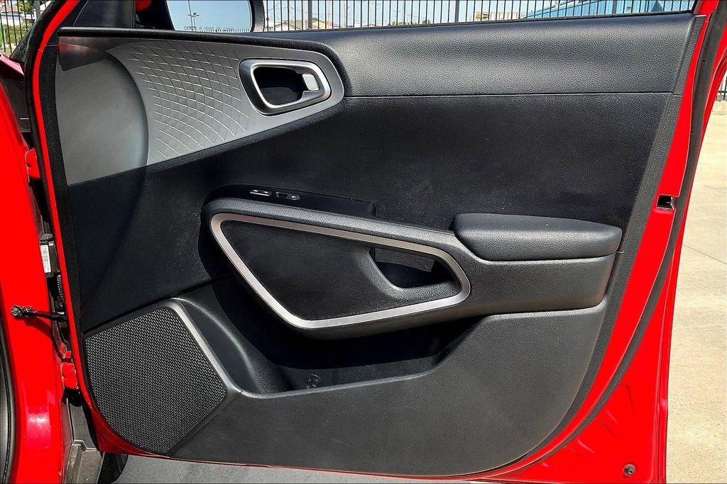 Used 2022 Kia Soul LX w/ Technology Package image 21