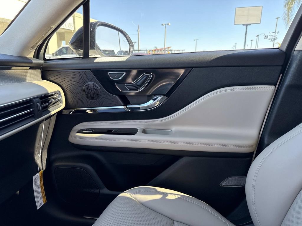 New 2026 Lincoln Corsair Premiere image 22