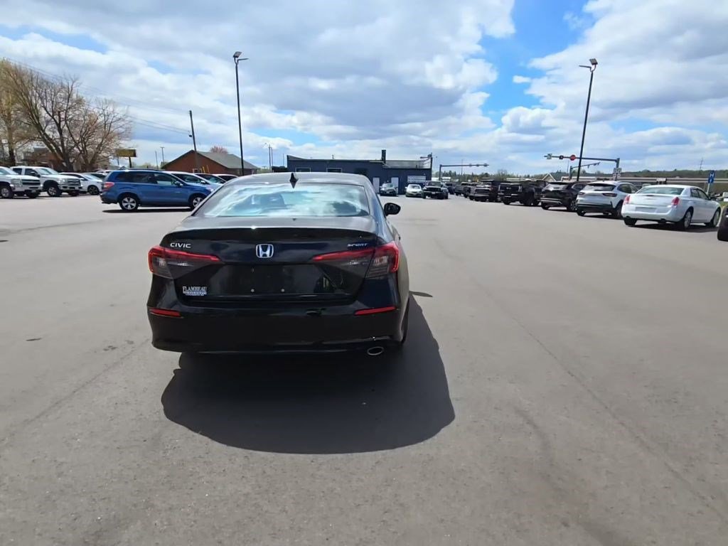 Used 2022 Honda Civic Sport image 4