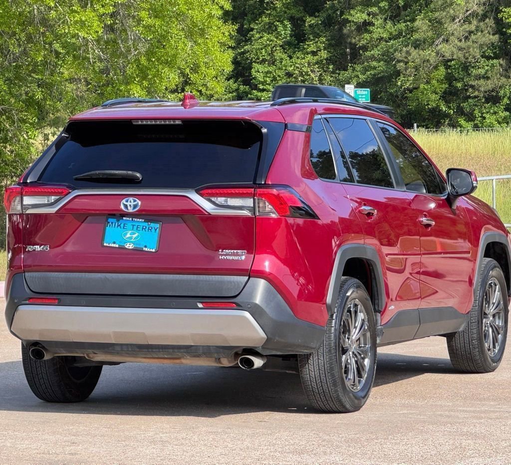 Used 2022 Toyota RAV4 Limited image 13