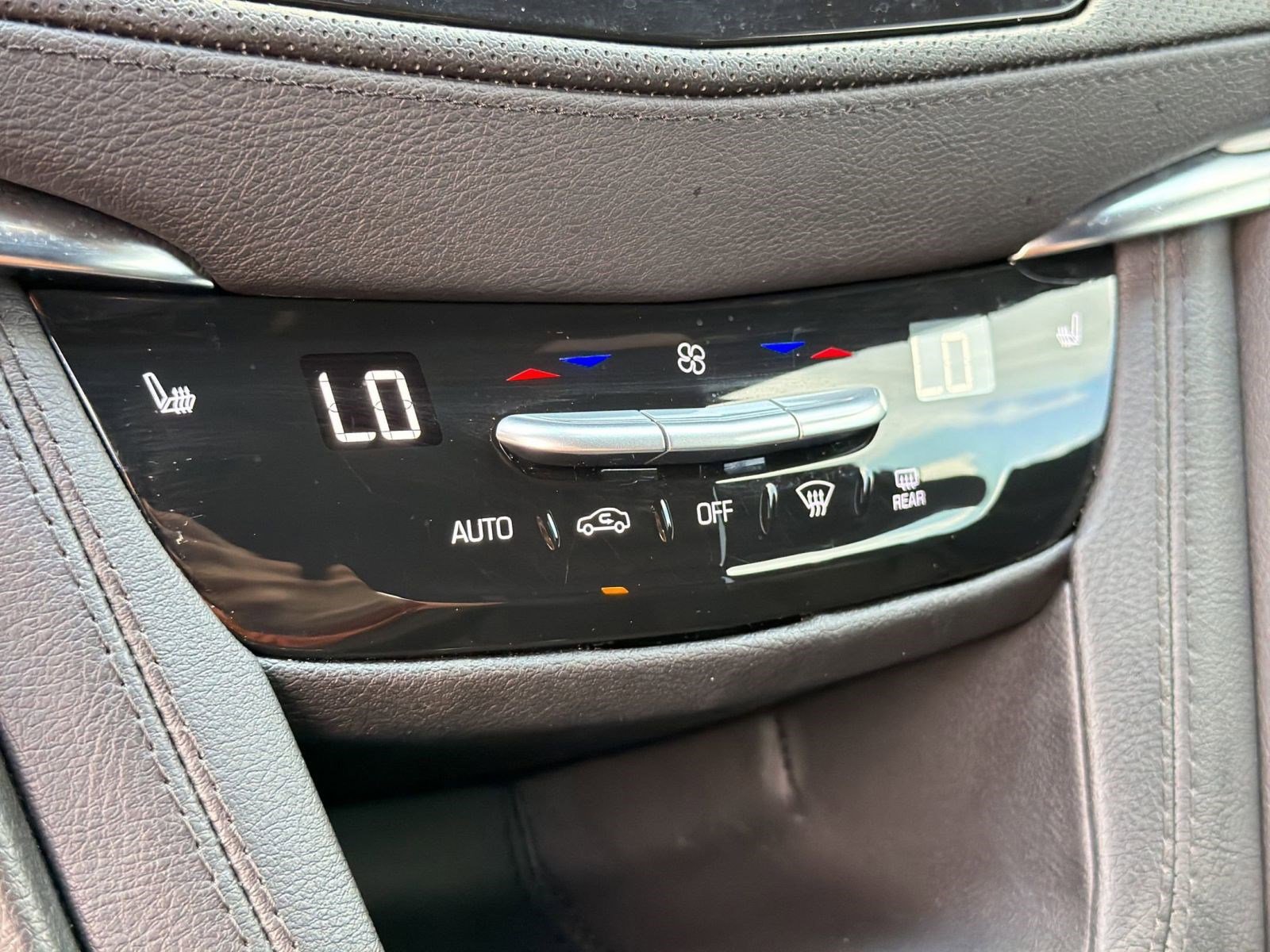 Certified 2025 Cadillac XT5 Luxury w/ LPO, Floor Liner Package FWD image 16