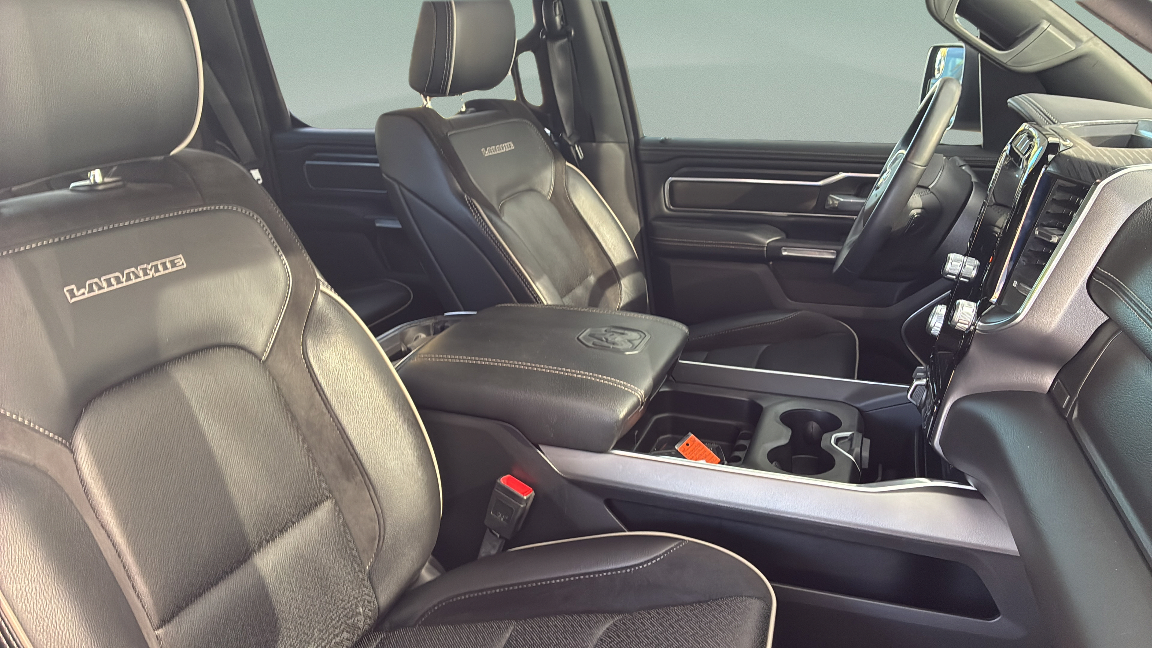 Used 2023 RAM 1500 Laramie AWD/4WD image 27