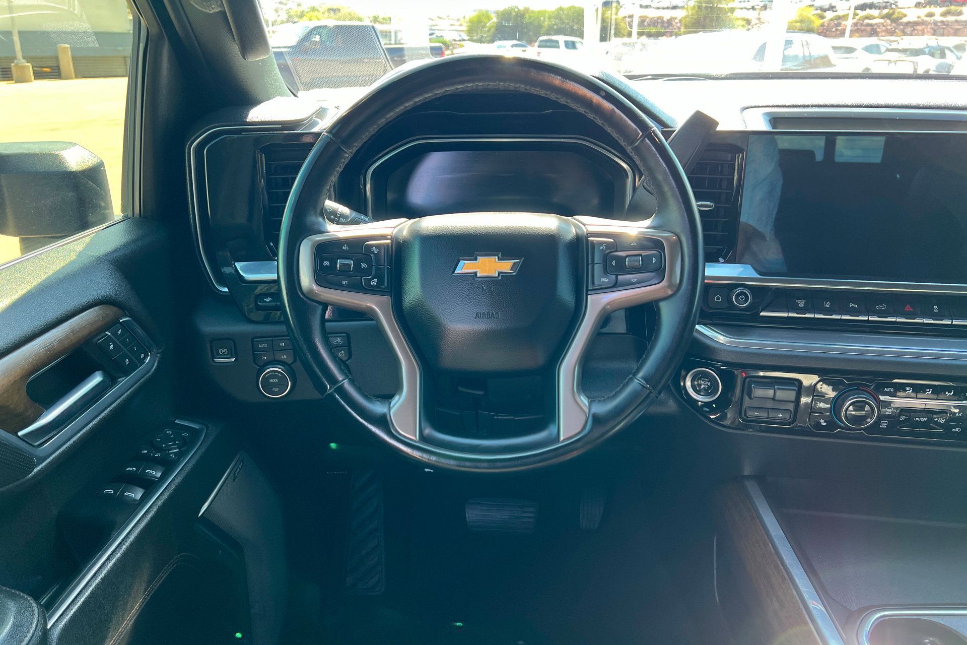 Used 2024 Chevrolet Silverado 3500 High Country w/ High Country Premium Package AWD/4WD image 13