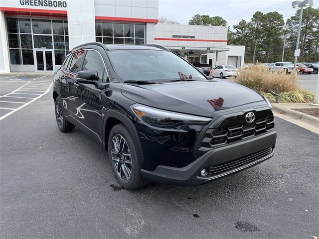 Used 2026 Toyota Corolla Cross XLE image 2