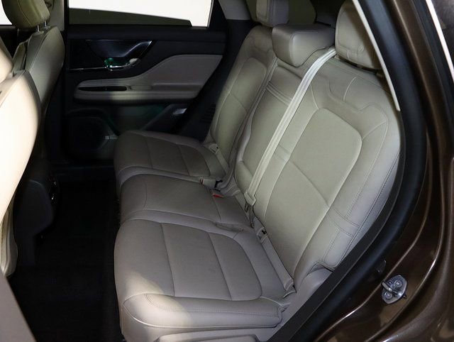 Used 2022 Lincoln Corsair AWD w/ Premium Package image 10