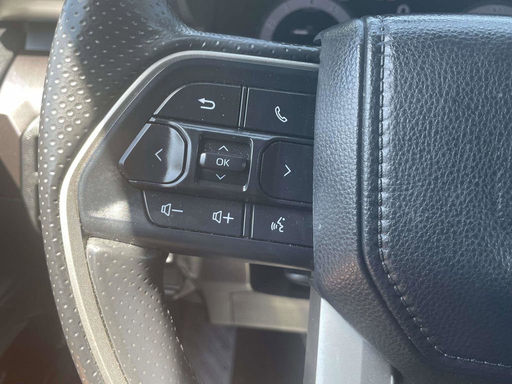 Used 2025 Toyota 4Runner TRD Off-Road AWD/4WD image 28