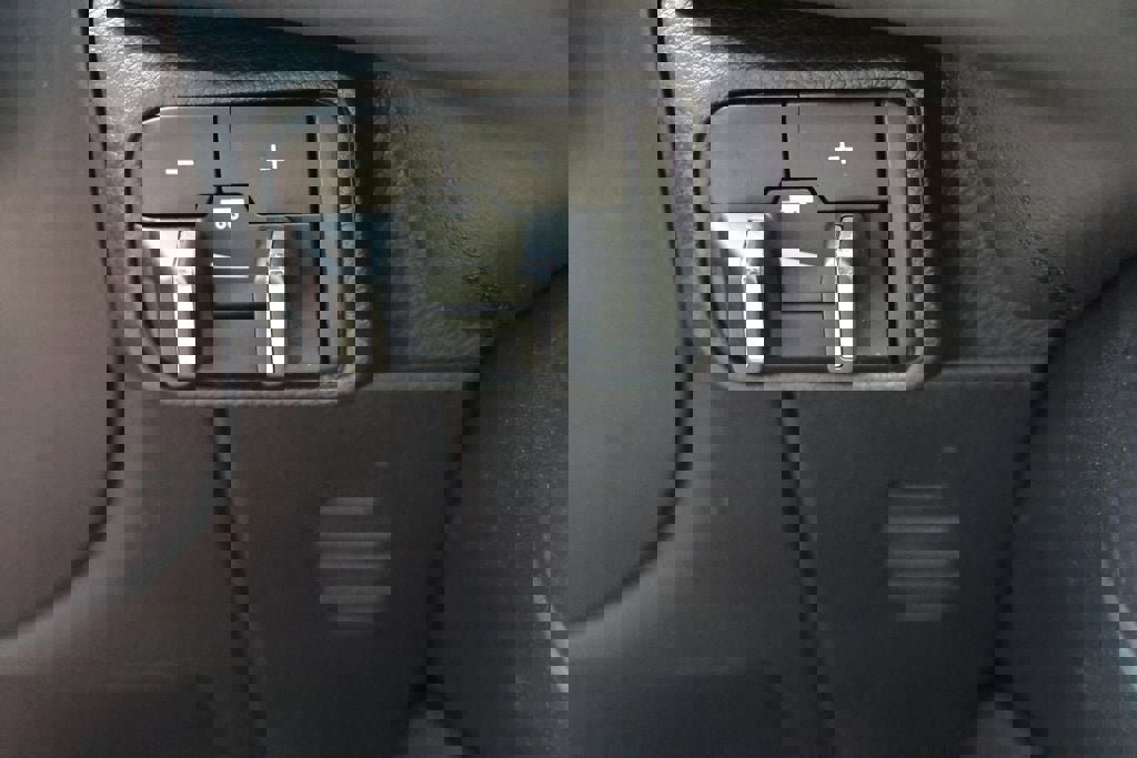 Used 2025 Dodge Durango R/T image 34