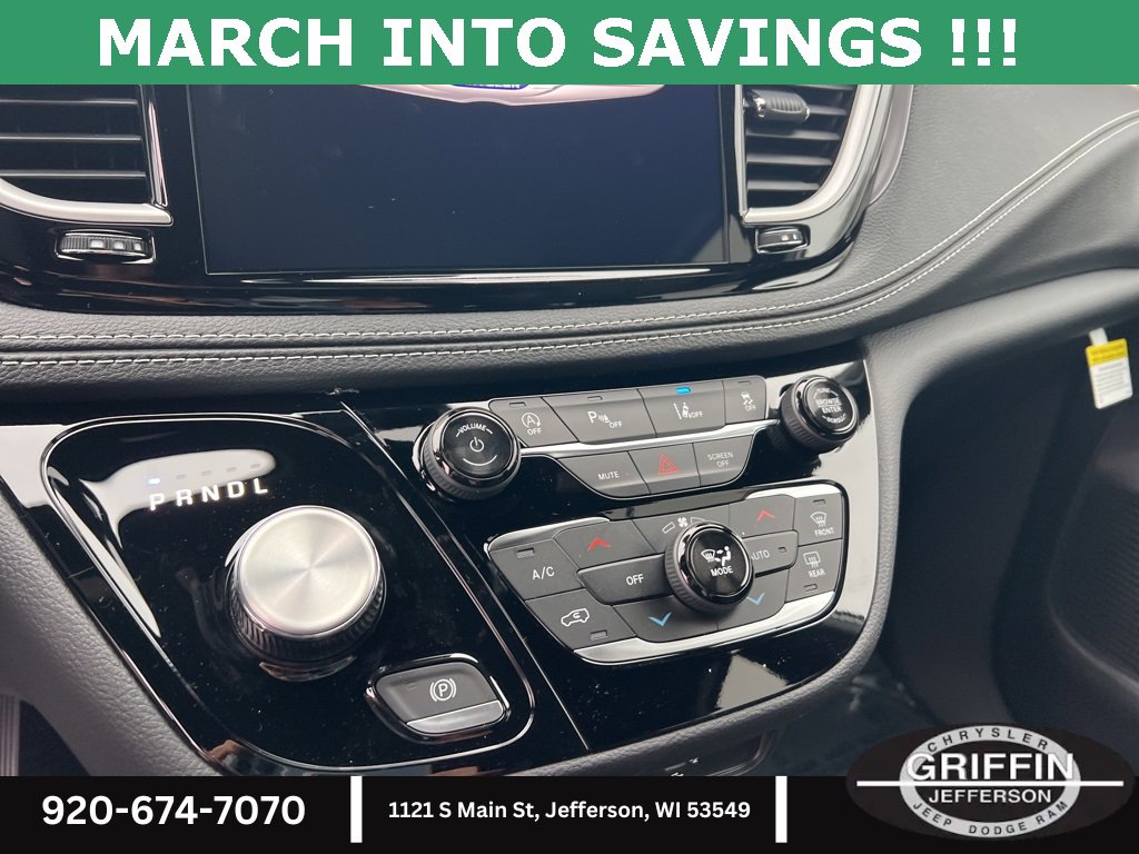 New 2026 Chrysler Pacifica Select image 25