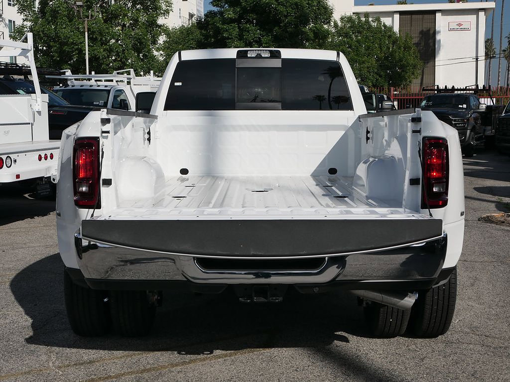 New 2026 RAM 3500 Tradesman AWD/4WD image 4