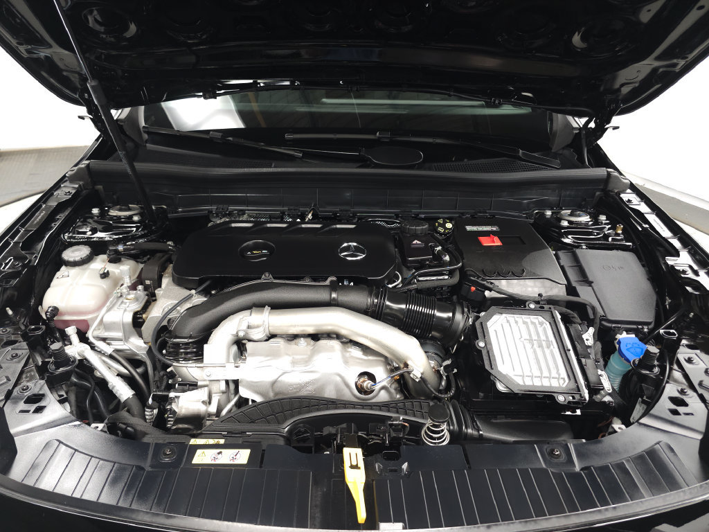 Certified 2026 Mercedes-Benz GLB 250 4MATIC image 32